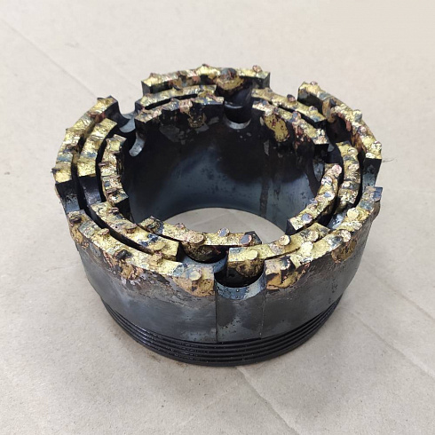 Ребристая твердосплавная коронка КБР 132/151 фото